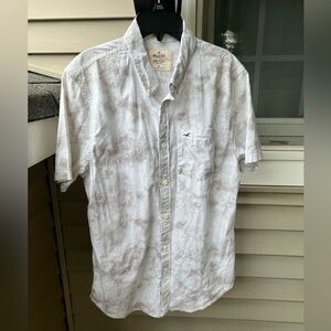 Hollister Men’s Button Down Short Sleeve Shirt, Tie Dye, 100% Cotton EUC